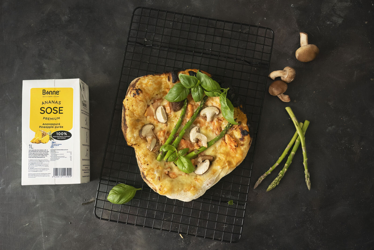 Pizza cá hồi hun khói